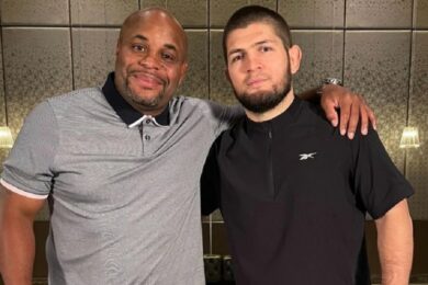 Daniel-Cormier-critique-Jon-Jones-entraineur-pref&egrave;re Khabib
