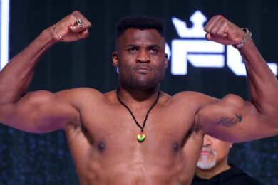Daniel-Cormier-met-en-garde-sur-combat-Jake-Paul-contre-Francis-Ngannou-boxe