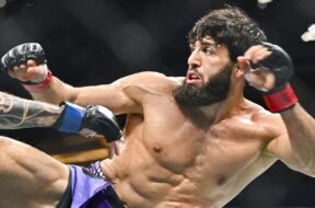 arman-tsarukyan-tom-hardy-combat-grappling