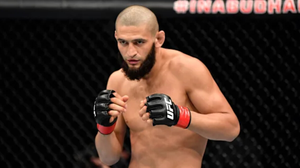 https://www.actumma.com/wp-content/uploads/2026/01/chimaev-sen-prend-a-alex-pereira.jpg