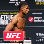 frayeur-UFC-324-combattant-effondre-pes&eacute;e