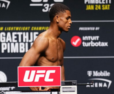 frayeur-UFC-324-combattant-effondre-pes&eacute;e