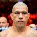 Alex Pereira tease un changement de catégorie avec un message énigmatique Alex Pereira tease un changement de catégorie avec un message énigmatique