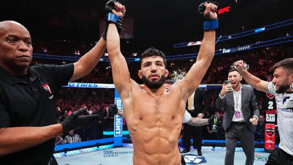 Arman Tsarukyan aura une grande carri&egrave;re selon Demetrious Johnson