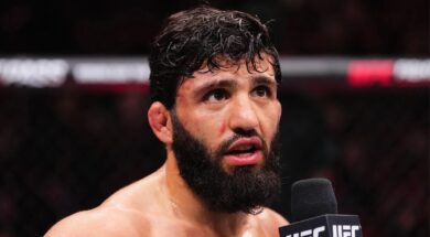 Arman-Tsarukyan-grappling-retour-Zabit-Magomedsharipov