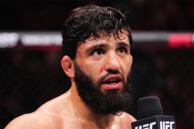 Arman-Tsarukyan-grappling-retour-Zabit-Magomedsharipov