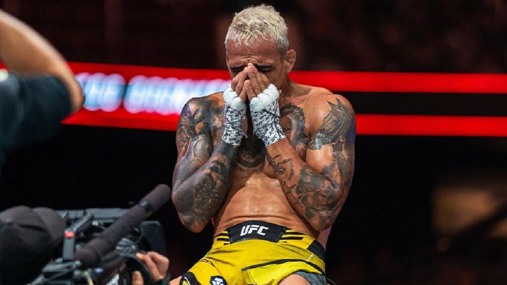 Charles Oliveira revient sur son premier combat face &agrave; Max Holloway avant l'UFC 326