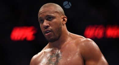 Ciryl-Gane-dans-le-viseur-de-Cortes-Acosta