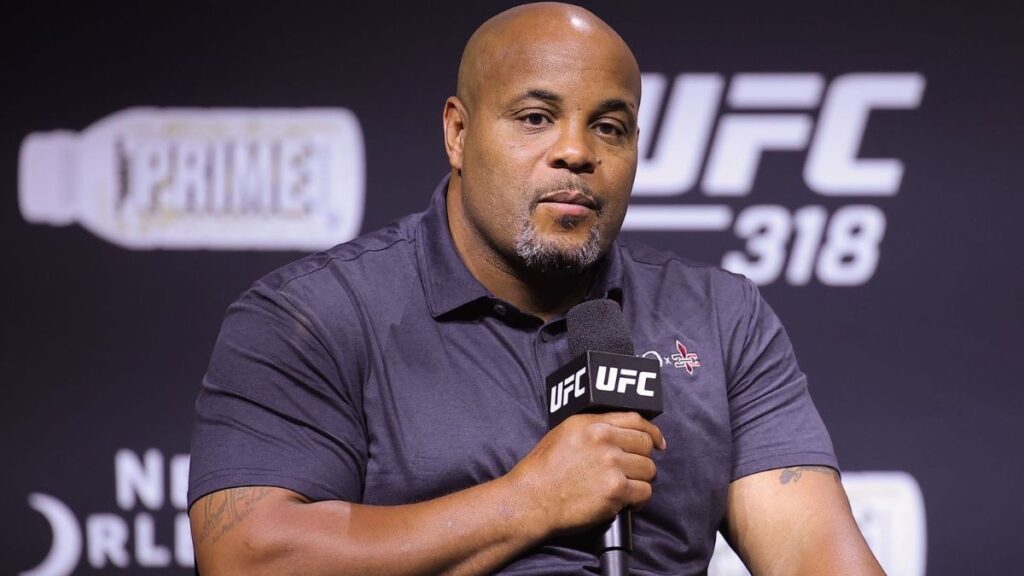 Daniel Cormier donne ses GOAT de l'UFC dans plusieurs cat&eacute;gories