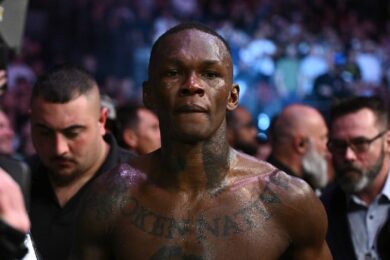 Israel-Adesanya-r&eacute;flexion-retraite-date-fin-carri&egrave;re-ufc