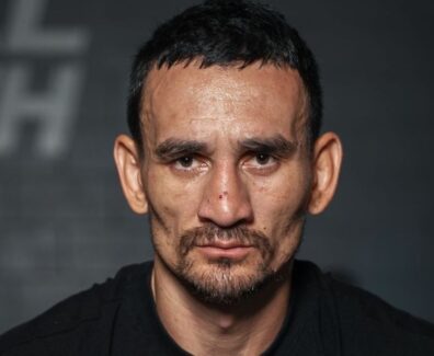 Max-Holloway-pr&ecirc;t-affronter-sol-Charles-Oliveira