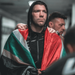 Dricus du Plessis reste sur une d&eacute;faite face &agrave; Khamzat Chimaev par d&eacute;cision unanime. En interview, l'ancien champion a annonc&eacute; la date de son retour, pour l'UFC 327.