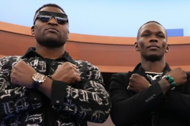 Francis-Ngannou-r&eacute;action-triste-d&eacute;faite-Israel-Adesanya-Joe-Pyfer-ufc-mma