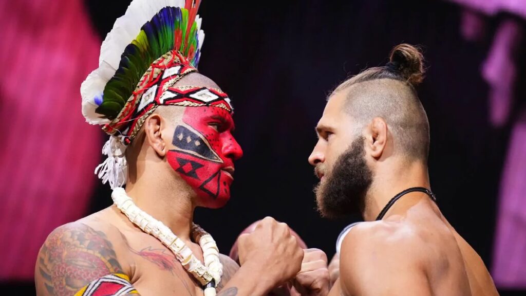 Jiri Prochazka r&eacute;agit au changement de cat&eacute;gorie d'Alex Pereira