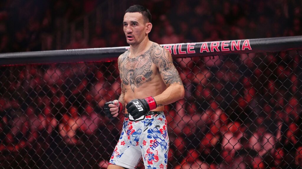 Daniel Cormier impressionné par la prestation de Max Holloway à l’UFC 326 : « Je ne sais pas si on a déjà vu… » 