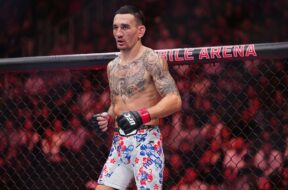 Max-Holloway-prestation-Daniel-Cormier-UFC-326