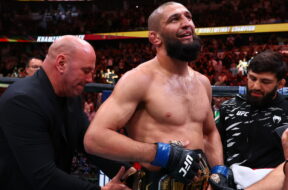 khamzat-chimaev-d&eacute;fense-ceinture-sean-strickland-ufc-328