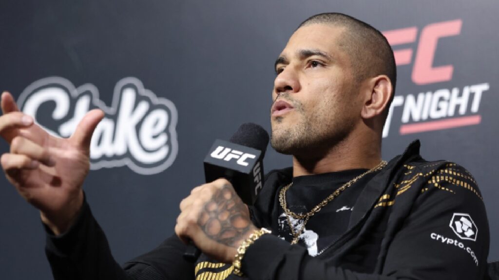 Alex Pereira répond aux critiques sur son physique : « J’ai un peu de ventre mais… » 