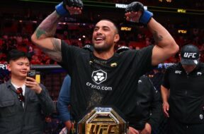 Cralos-Ulberg-victoire-ufc-327-Jiri-prochazka-blessure-genou-op&eacute;ration-champion-ufc