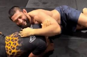 Demetrious-Johnson-entra&icirc;nement-Khamzat-Chimaev-lutte-grappling-avis-impressionn&eacute;-ufc-mma