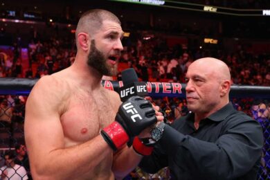 Jiri-prochazka-se-livre-d&eacute;faite-Carlos-Ulberg-ufc-327-mma