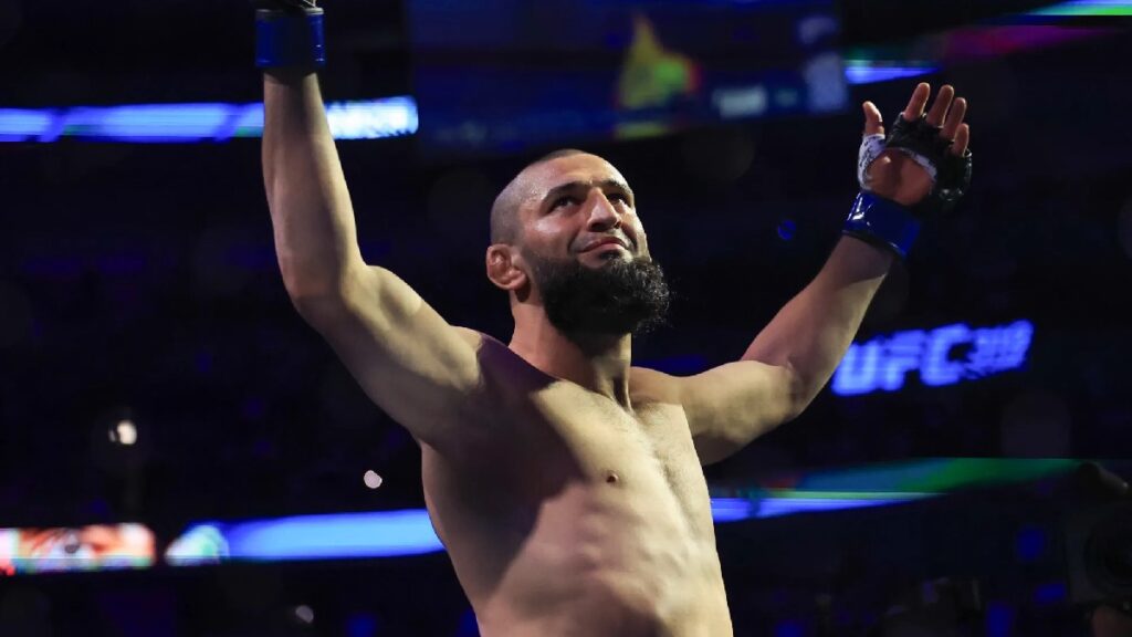 Khamzat Chimaev domine un top 5 middleweight pendant sa préparation pour Sean Strickland