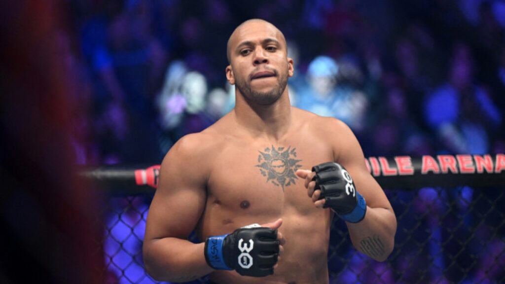 Ciryl Gane f&eacute;licit&eacute; de sa pr&eacute;paration par un champion de kickboxing