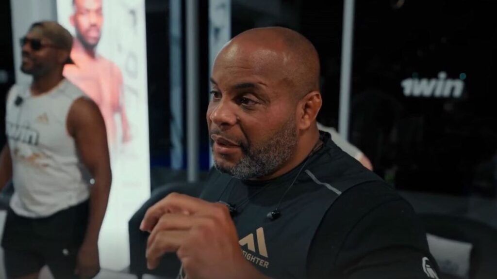 daniel-cormier-clash-jon-jones