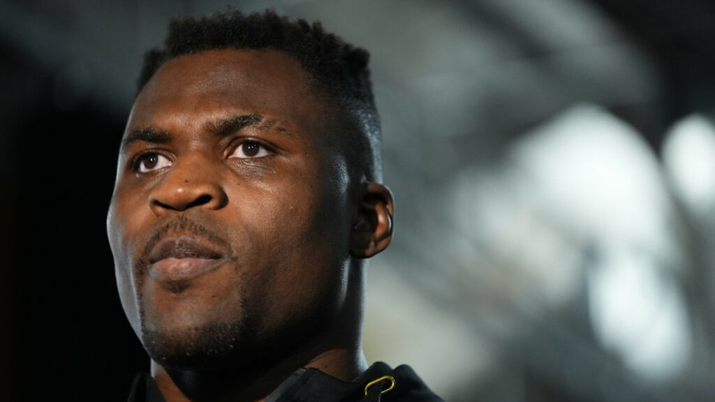 Daniel Cormier milite pour un retour de Francis Ngannou à l’UFC : « Il y a déjà eu des réconciliations… »