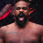 Jon Jones accusé de rage au volant après un incident relayé sur les réseaux La légende de l'UFC, Jon Jones, a été impliquée dans un incident routier hier soir à Albuquerque, tenant des propos vulgaires envers un automobiliste. La vidéo est notamment devenue virale sur les réseaux sociaux.