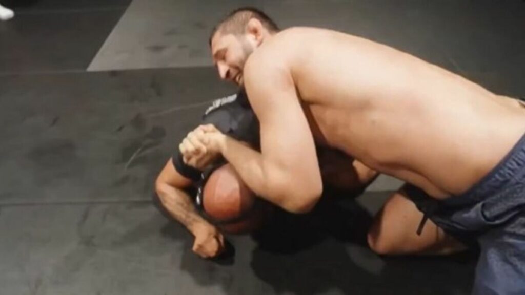 khamzat-chimaev-soumission-demetrious-johnson-sparring