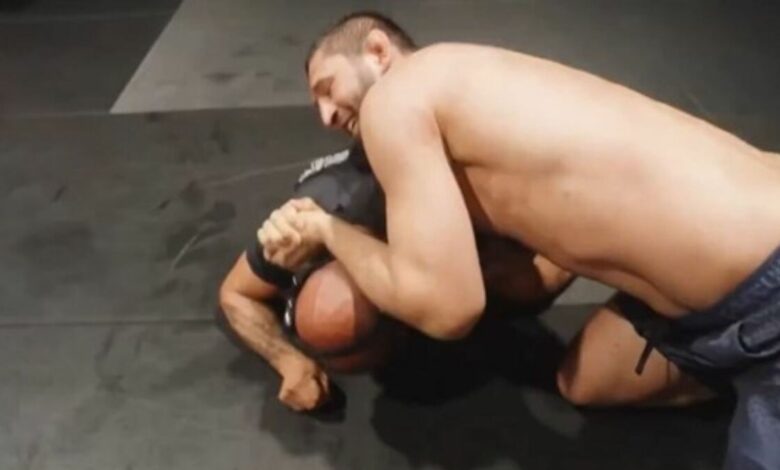 khamzat-chimaev-soumission-demetrious-johnson-sparring