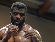 Francis-Ngannou-r&eacute;action-pr&eacute;sence-Jon-Jones-&eacute;v&egrave;nement-Netflix-mma