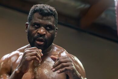 Francis-Ngannou-r&eacute;action-pr&eacute;sence-Jon-Jones-&eacute;v&egrave;nement-Netflix-mma