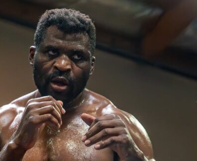 Francis-Ngannou-r&eacute;action-pr&eacute;sence-Jon-Jones-&eacute;v&egrave;nement-Netflix-mma