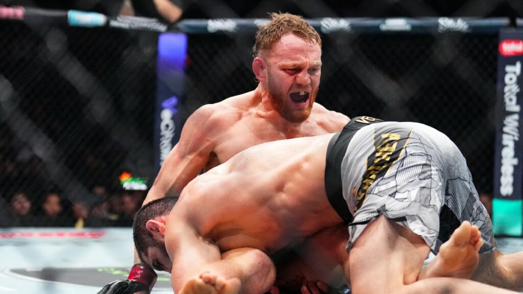 Islam Makhachev r&eacute;agit &agrave; la d&eacute;faite de Jack Della Maddalena et ouvre la porte &agrave; Carlos Prates