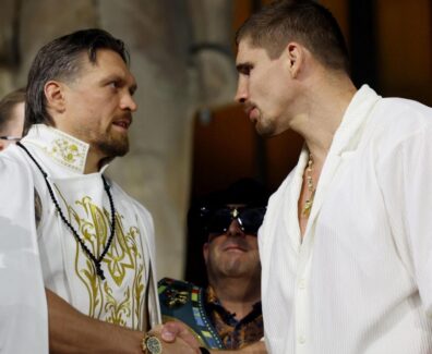 Rico-Verhoeven-cr&eacute;er-surprise-Oleksandr-Usyk-l&eacute;gende-boxe-Gizeh