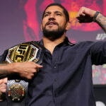 Georges St-Pierre sous le choc face au physique d'Alex Pereira avant l'UFC Maison-Blanche : "Je ne sais pas comment..." alex-pereira-physique-georges-st-pierre-ufc