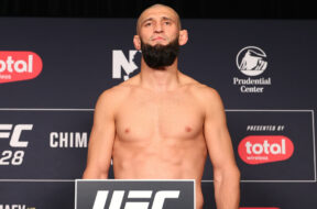 khamzat-chimaev-pes&eacute;e-ufc-328