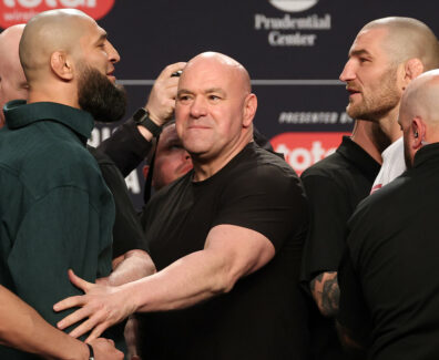 khamzat-chimaev-vs-sean-strickland-face-off-tendu-ufc-328