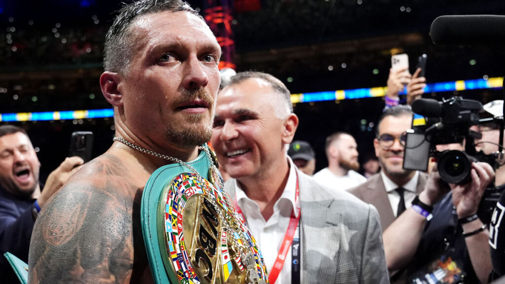 Oleksandr Usyk affrontait Rico Verhoeven en &Eacute;gypte cette nuit. S&rsquo;imposant par TKO en fin de combat, l&rsquo;Ukrainien a &eacute;t&eacute; mis en difficult&eacute; face &agrave; l&rsquo;ancien kickboxeur.