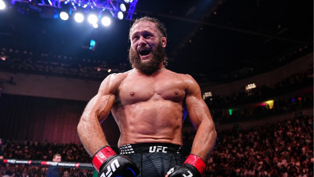 Rafael Fiziev d&eacute;truit le nouveau classement IA de l&rsquo;UFC apr&egrave;s son K.-O. &agrave; Baku