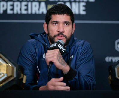 alex-pereira-previent-ciryl-gane-eye-poke-ufc