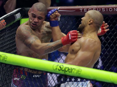 ciryl-gane-foudroie-alex-pereira-2eme-round-ufc
