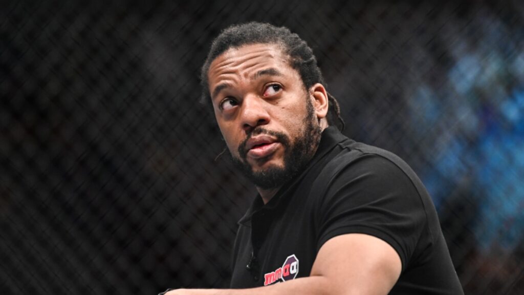 Un commentateur légendaire de l’UFC vol au secours d’Herb Dean à propos de la polémique avec Alex Pereira à la Maison Blanche