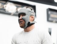 d&eacute;tail-justin-gaethje-a-l-aise-ilia-topuria