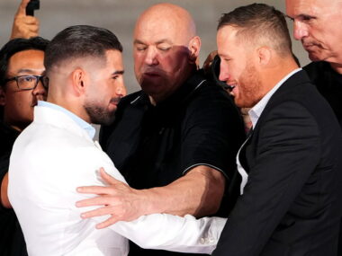 ilia-topuria-face-face-tendu-justin-gaethje-ufc