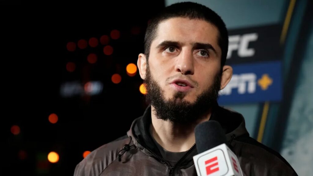 Islam Makhachev allume Ian Garry avant leur affrontement pour l'UFC 330 : "Comment un homme peut se permettre de..."
