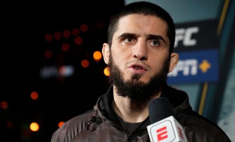 islam-makhachev-allume-ian-garry-avant-leur-affrontement-ufc-330