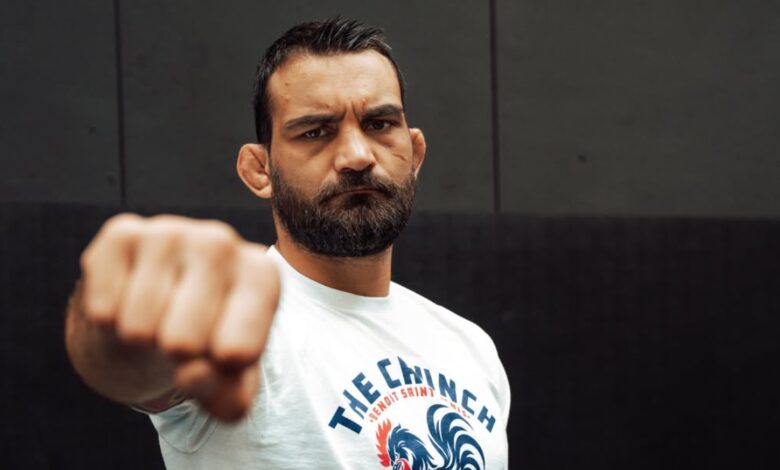 le-coach-benoit-saint-denis-balance-pr&eacute;paration-approche-combat-paddy-pimblett
